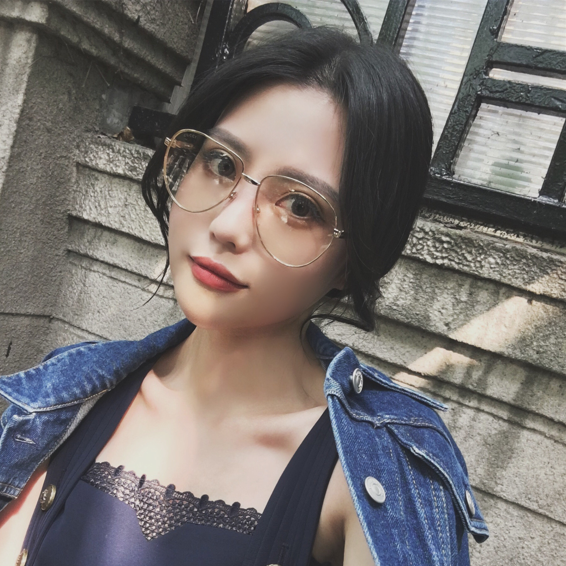 小脸配眼镜怎么选镜框,四眼妹适合什么镜框