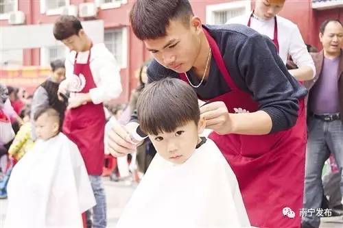 今天我们用行动来纪念你