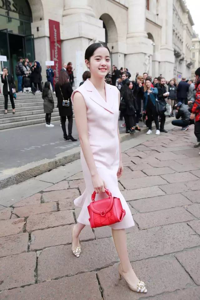 让奥黛丽·赫本钟情的Ferragamo,也让何穗爱不释手!