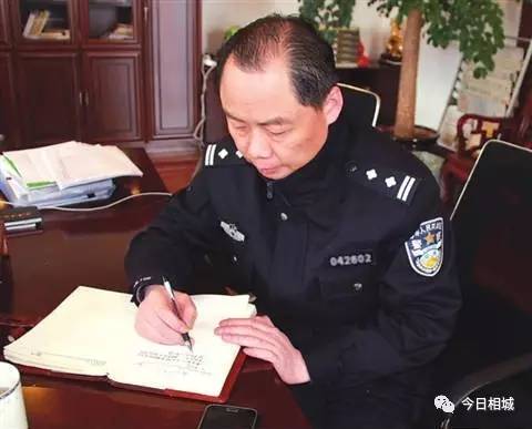 很多好人好事就在我们身边,这些拾金不昧的行为值得点赞