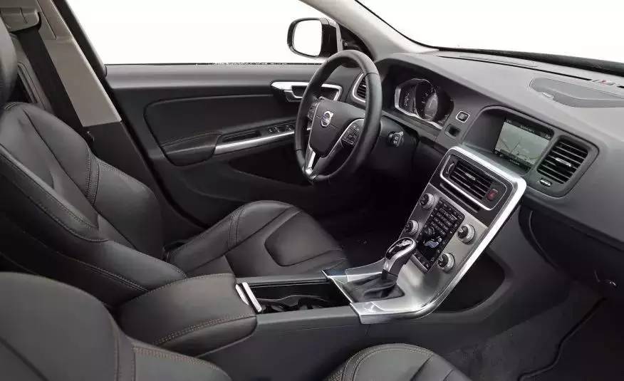 沃尔沃v602022款评测,沃尔沃v60最新款试驾视频