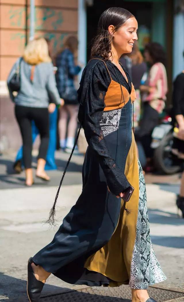 当你说话别人说你是小学生,别人说你说话像小学生