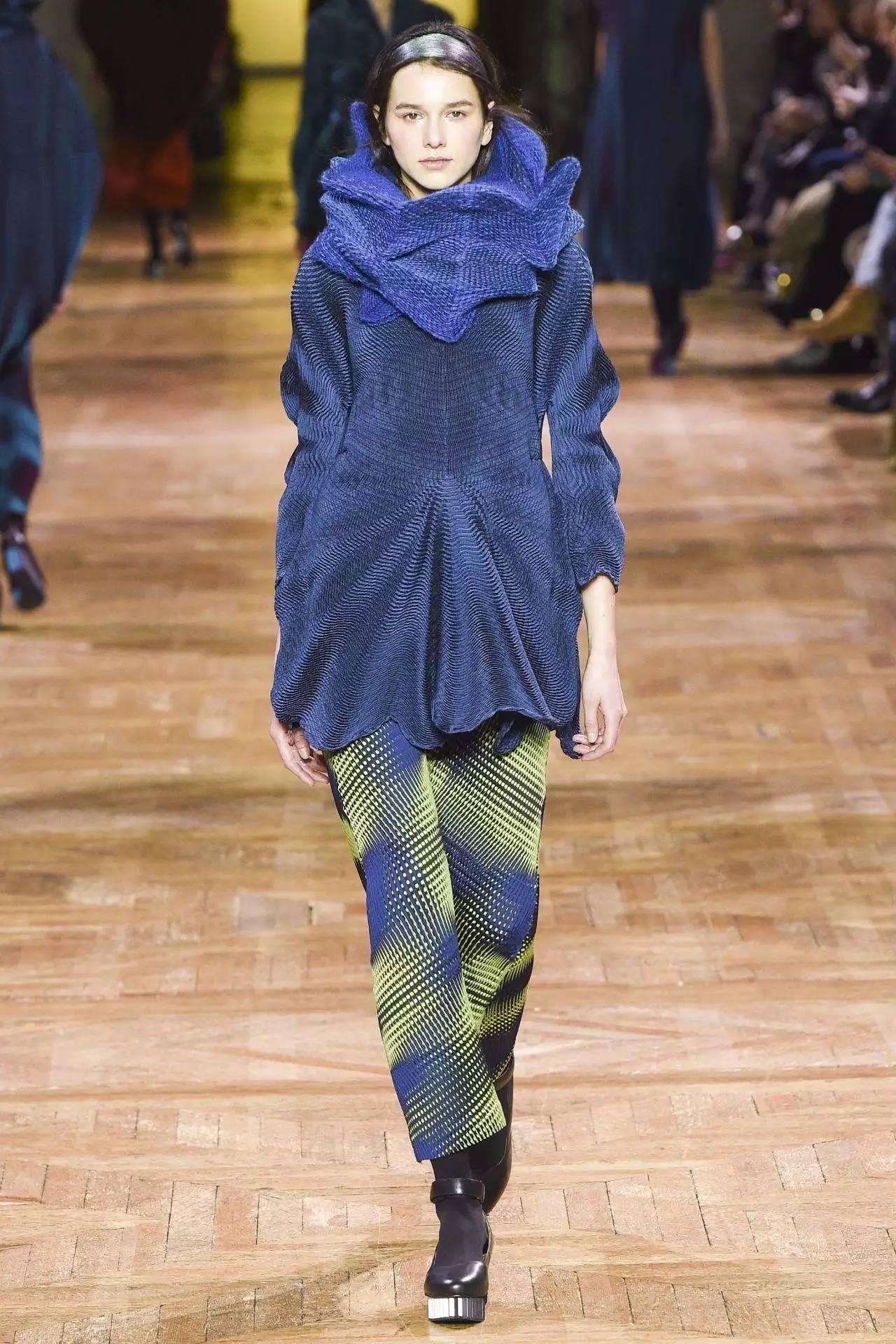 2019巴黎时装周henry专访,日本时装周sacai2018