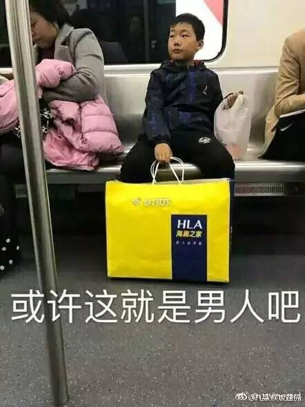 吸毒送外卖，断腿还裸贷……知乎1人分饰244角答题被封