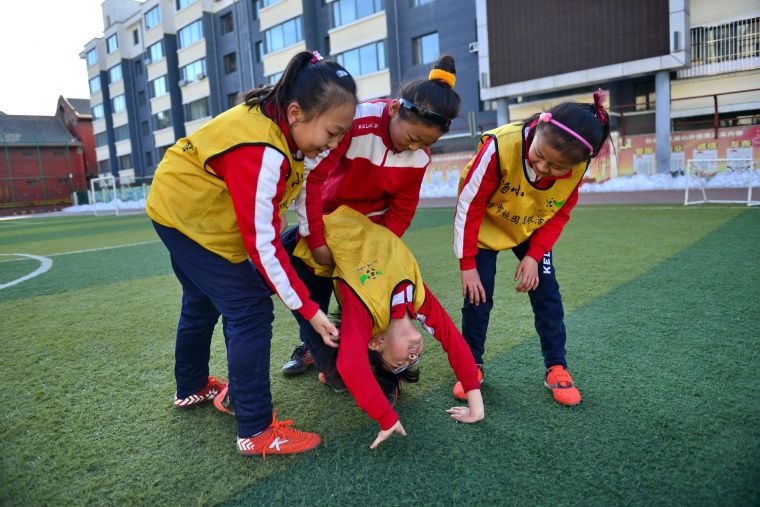 校园足球立体化普及格局,近年来我国对校园足球发展的政策