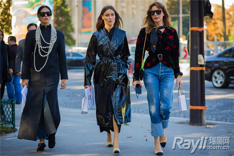 摆脱土气!2017黑底印花时髦更百搭