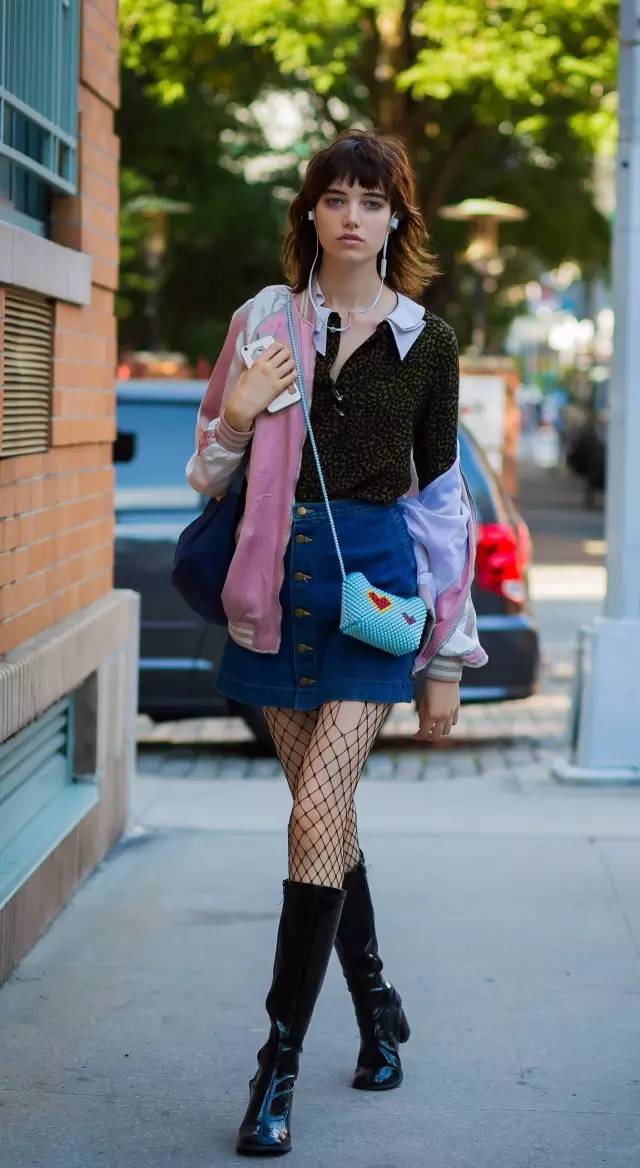 当你说话别人说你是小学生,别人说你说话像小学生