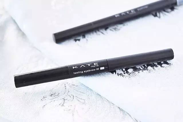 kate白色控油,日本女生kate粉底液