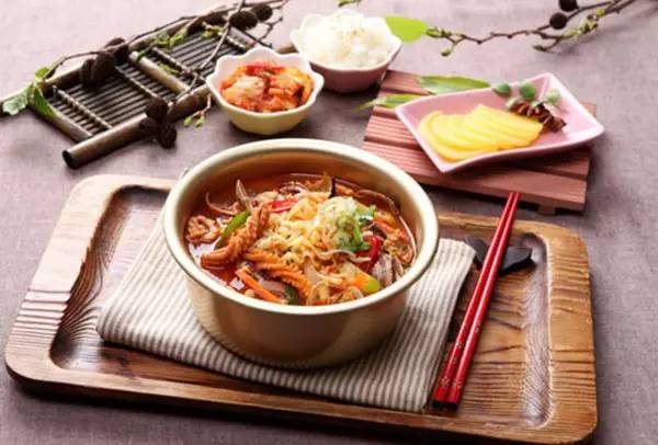 韩国烤肉韩餐,烤肉拌饭韩国街