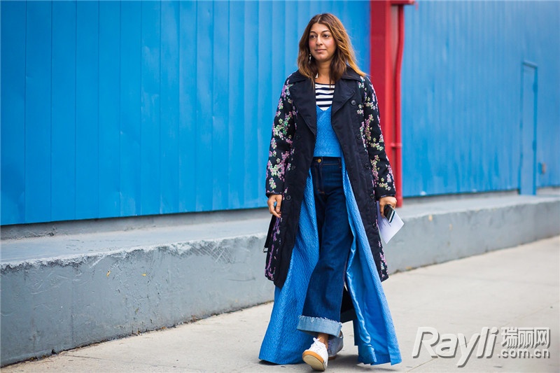 摆脱土气!2017黑底印花时髦更百搭