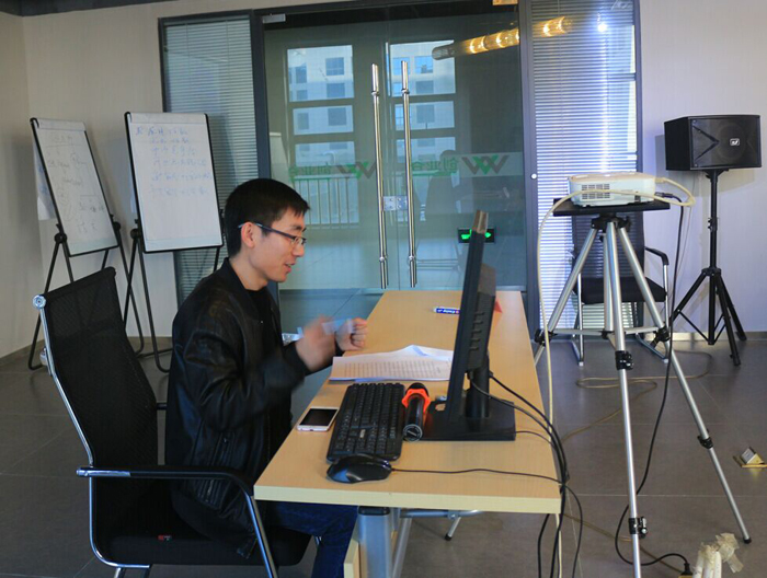 周财政：“多重身份”演绎不同精彩