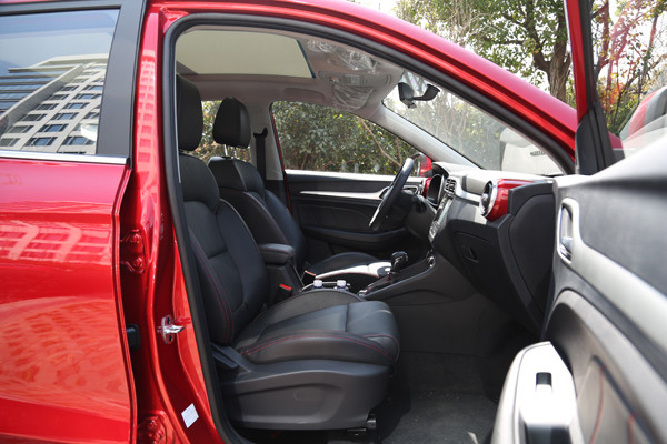 2018年新款名爵zs试驾,外有颜值内有品质