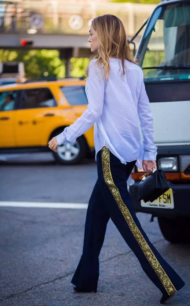 当你说话别人说你是小学生,别人说你说话像小学生