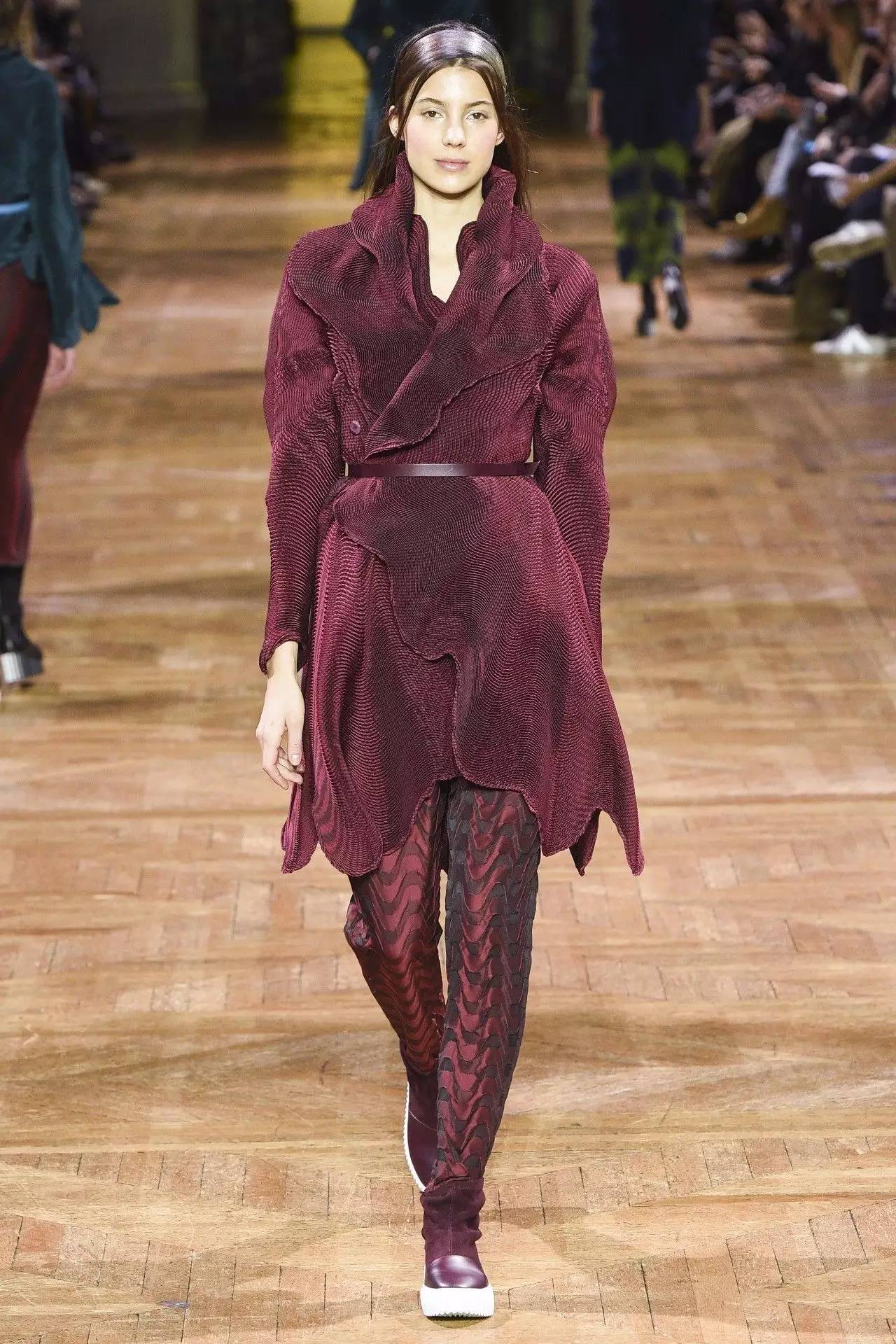 2019巴黎时装周henry专访,日本时装周sacai2018