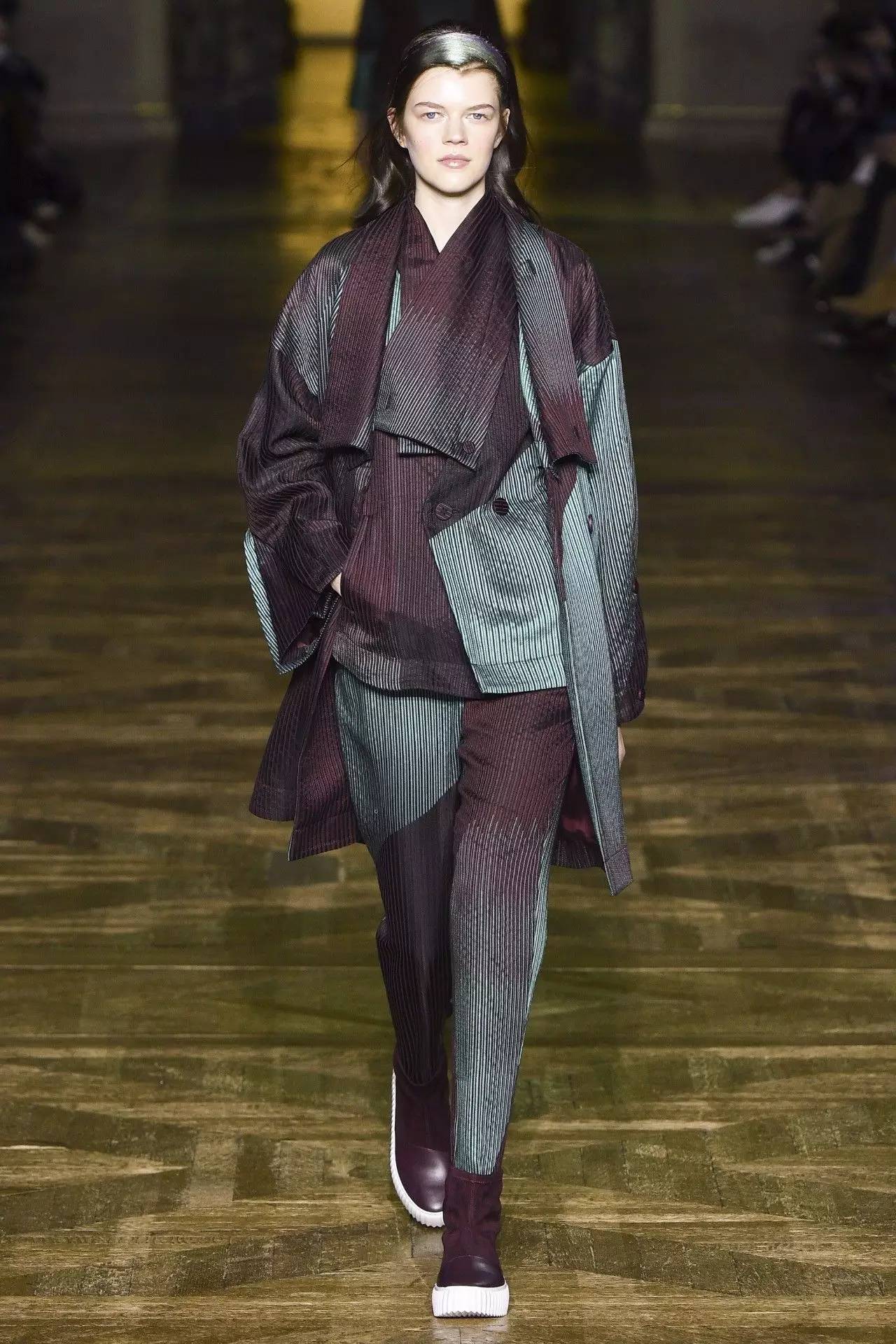 2019巴黎时装周henry专访,日本时装周sacai2018