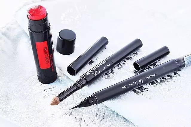 kate白色控油,日本女生kate粉底液