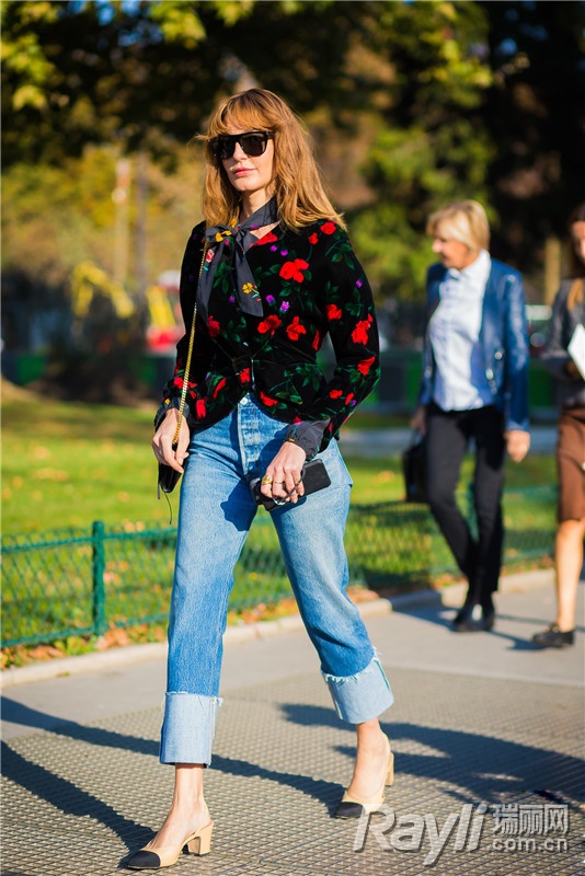 摆脱土气!2017黑底印花时髦更百搭