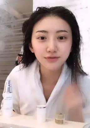 昕美妆｜甜这么会洗脸也要来请教大家护肤心得了？（附景甜同款护肤品LIST）