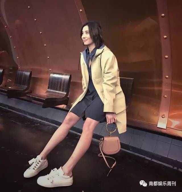 杨幂同款包毛绒,杨幂新款锁头包