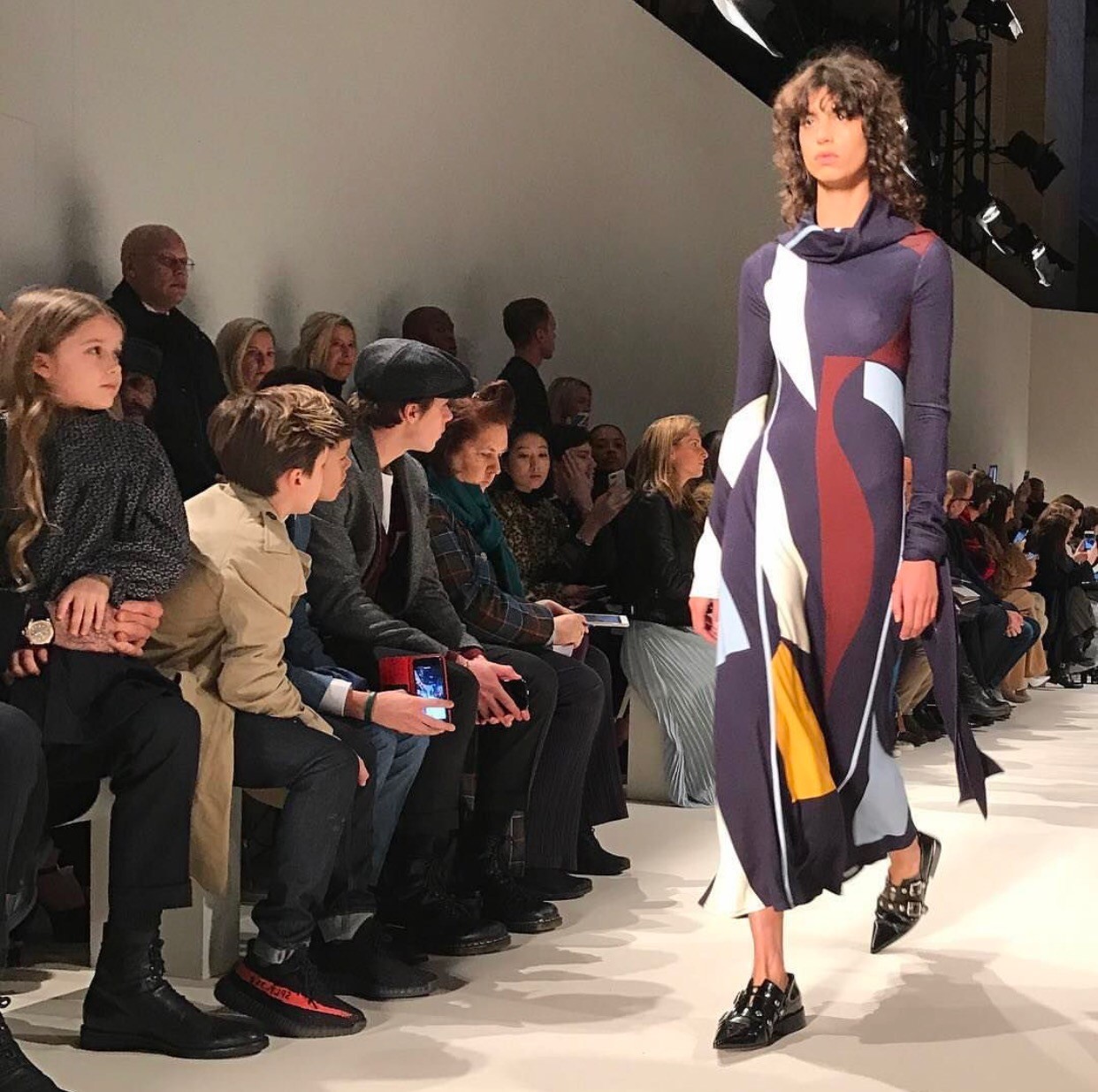 有一种时尚叫做“你觉得我时髦,却猜不出我穿的牌子”