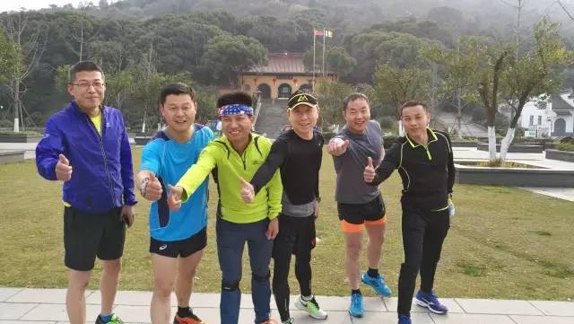 半马比赛请前两天训练,半马赛前业余