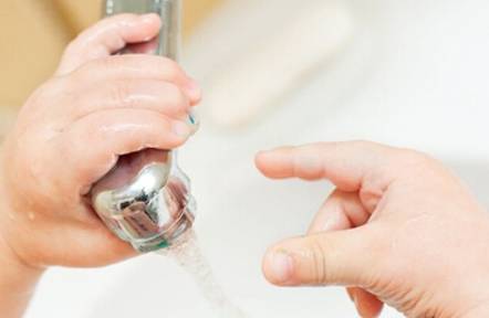 揪心！苏州一9月大婴儿惨遭烫伤，罪魁祸首竟是这件家电……