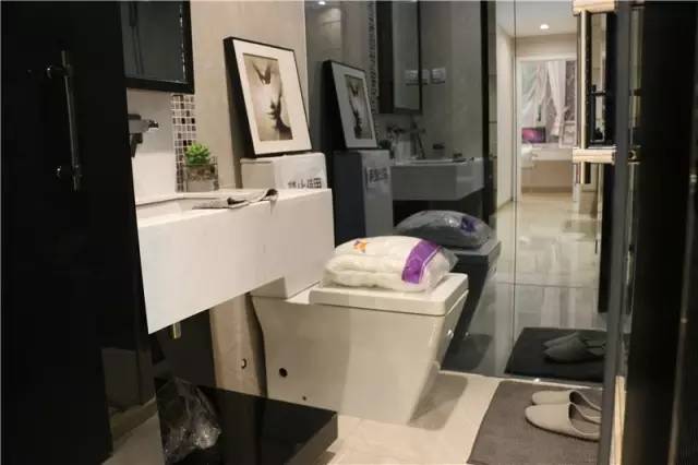 高性价比好房地铁口3室首付28万,首付29万二室一厅二卫房源