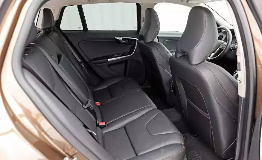 沃尔沃v602022款评测,沃尔沃v60最新款试驾视频