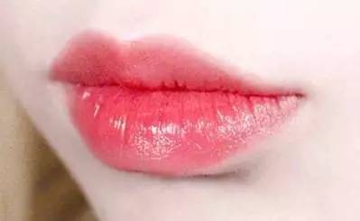 小仙女必备的哑光雕花口红来啦,小仙女必备口红小金条