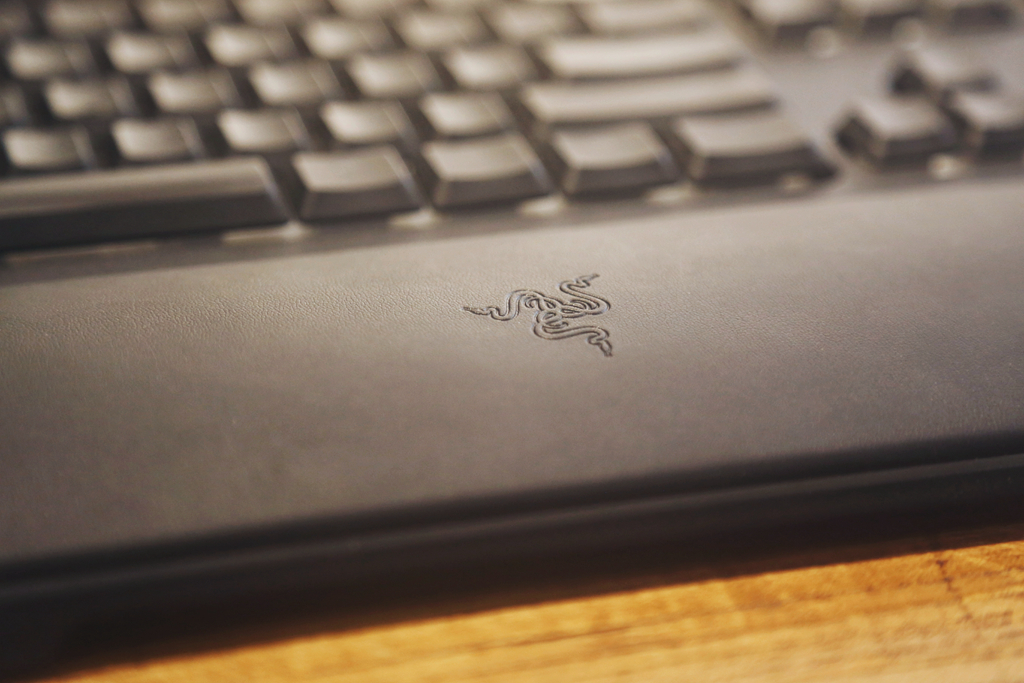 雷蛇键盘雨林狼蛛v3轻薄款,雷蛇狼蛛键盘专业版