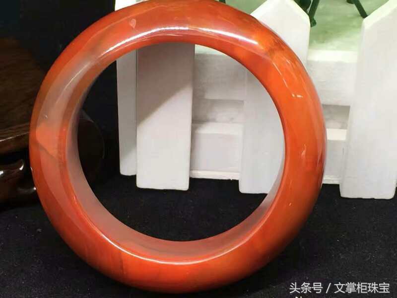 真的南红玛瑙手镯有纹路吗,纯天然玛瑙冰飘花手镯