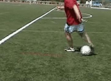 实用的转身过人足球,足球一对一简单过人技巧