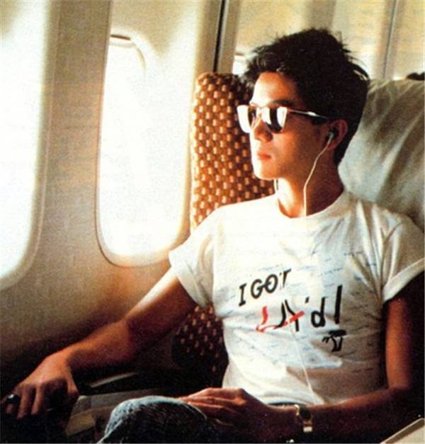 19岁出道经典歌曲,19岁与张国荣搭戏成名