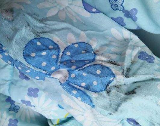 回南天潮湿空气不通风，紫外线消毒灯杀菌除霉斑