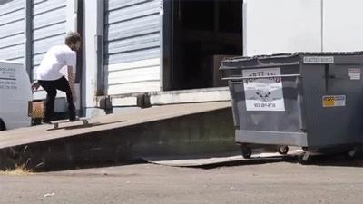 女生着火了怎么办,着火为啥不能用嘴吹