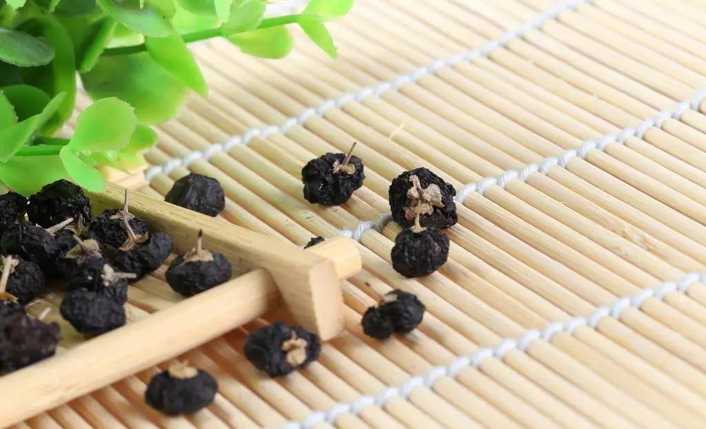 不推荐购买的14 种保健品 (四种保健品不值得购买)