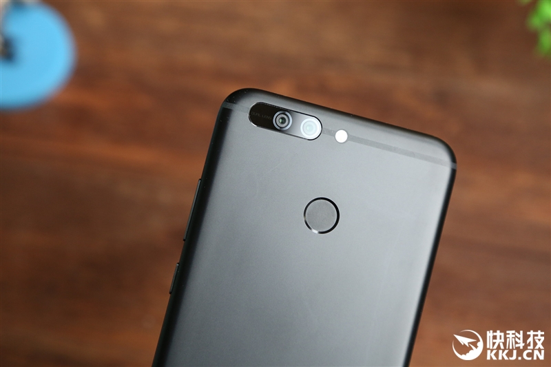 荣耀手机升级8.0测评,荣耀手机关于使用流畅度测试