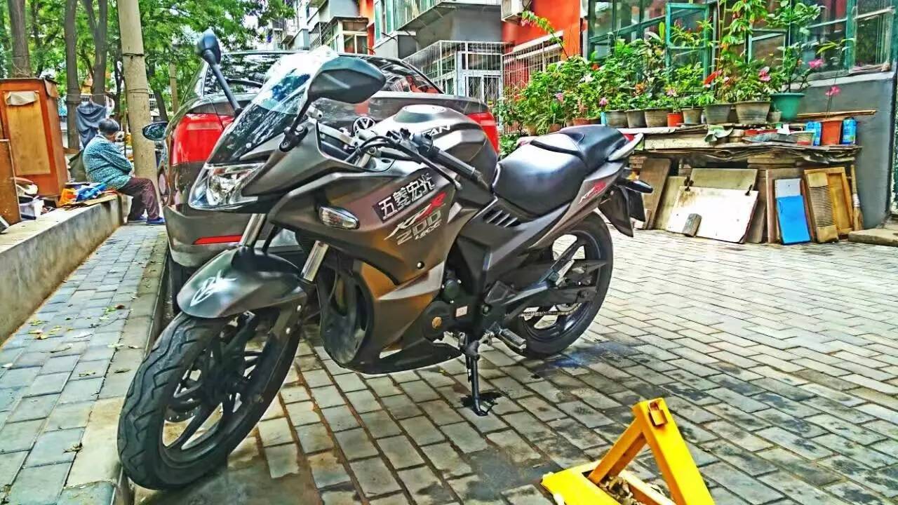 车排气管有黑碳,排气口黑就是有积碳