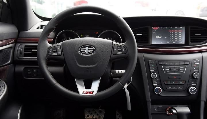 2013款奔腾b50是什么牌子发动机,12年奔腾b50自动挡好还是手动挡好