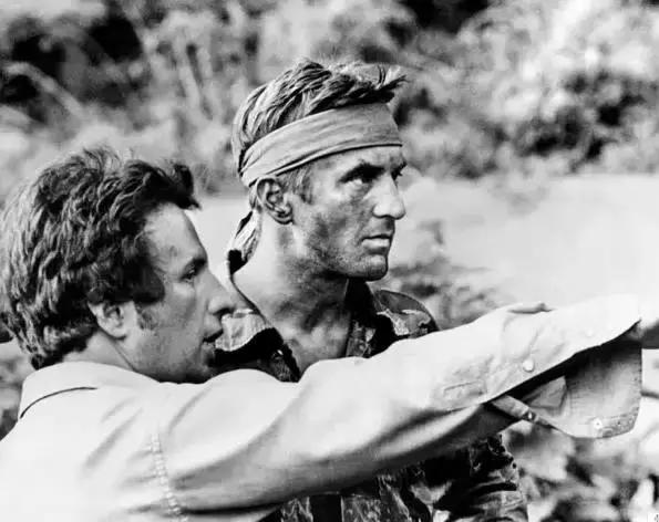 这位消失了二十年的顶级导演最近神秘回归