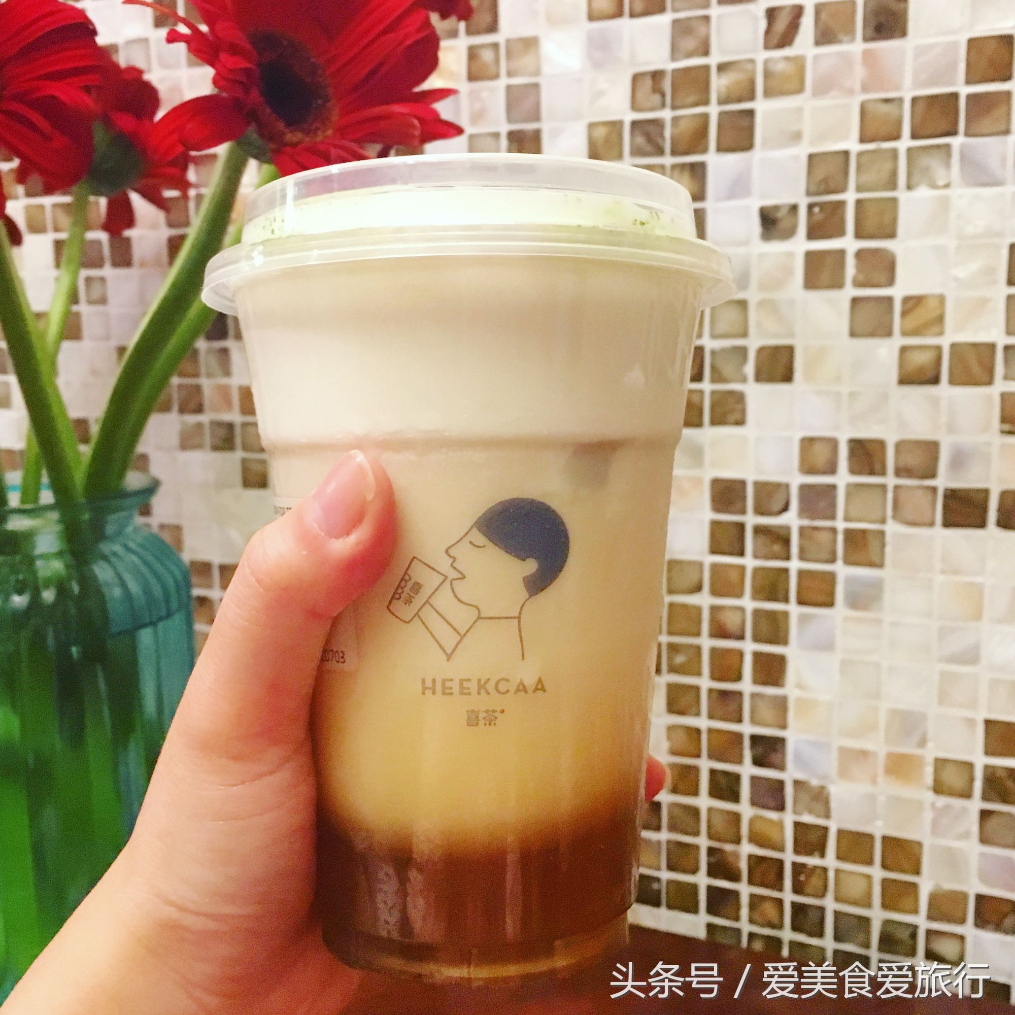 喜茶倒垃圾,花两个小时排队买喜茶