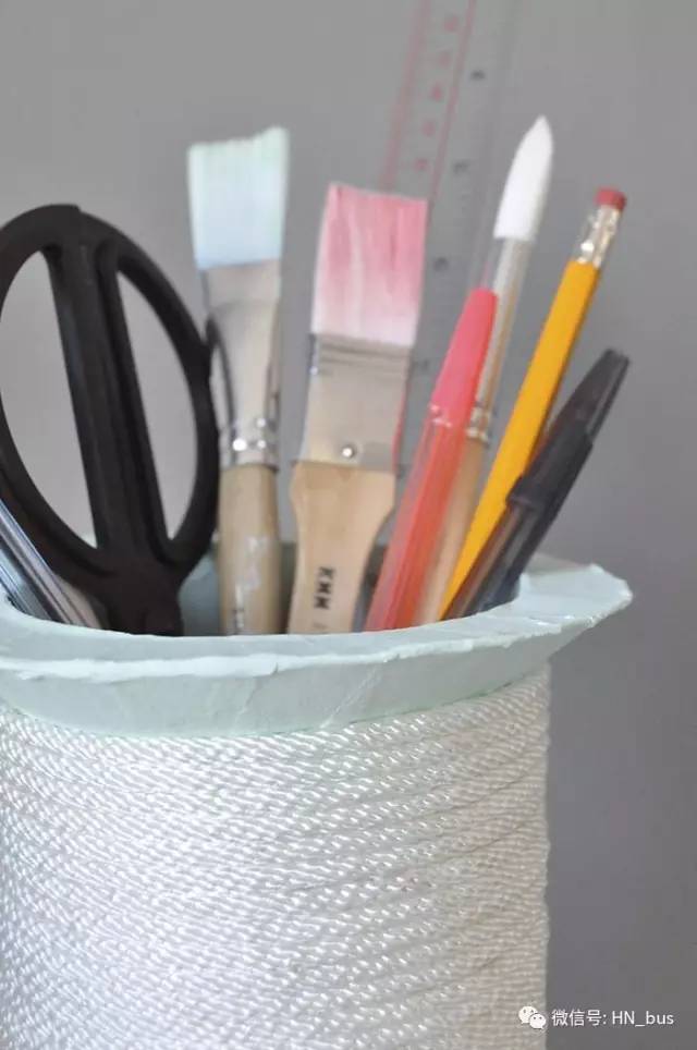 怎么雕一体的笔筒,旺仔牛奶铁罐如何做成笔筒