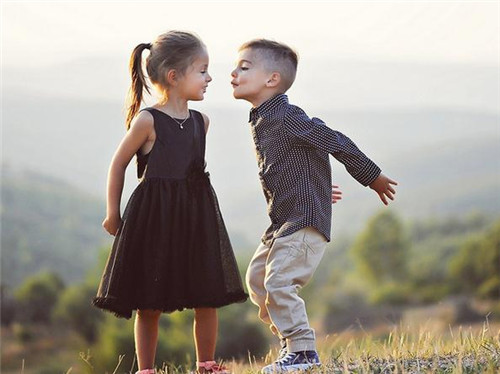 恶心干呕呕吐,老是恶心干呕呕吐是怎么回事