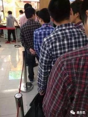 谁说穿格子衬衫的都是屌丝？是你不会穿