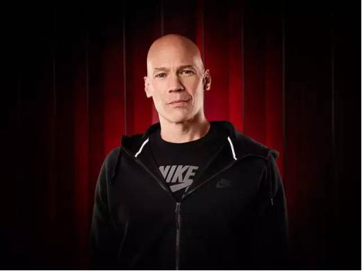 类似喷泡的球鞋,球鞋喷泡