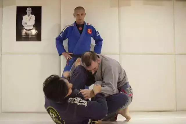 “柔术战士”在DeLaRiva特训新文源辛巴柔术学院