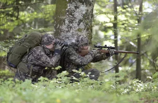 部队一般用什么品牌望远镜 (军用望远镜哪家最好用)