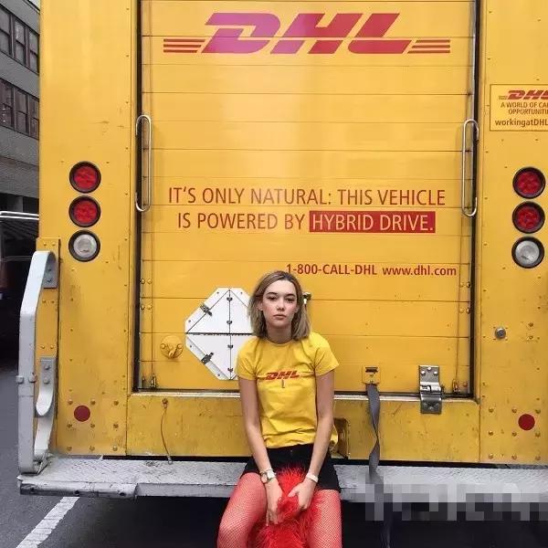 今年流行的爆款t恤,2013女t恤白字母