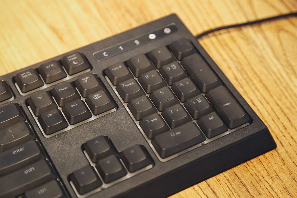 雷蛇键盘雨林狼蛛v3轻薄款,雷蛇狼蛛键盘专业版