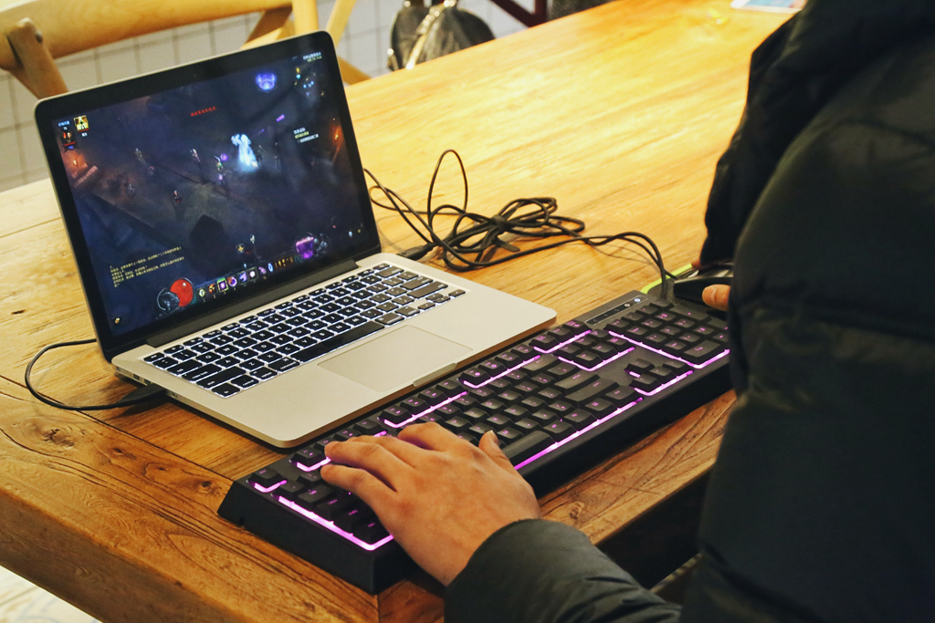 雷蛇键盘雨林狼蛛v3轻薄款,雷蛇狼蛛键盘专业版